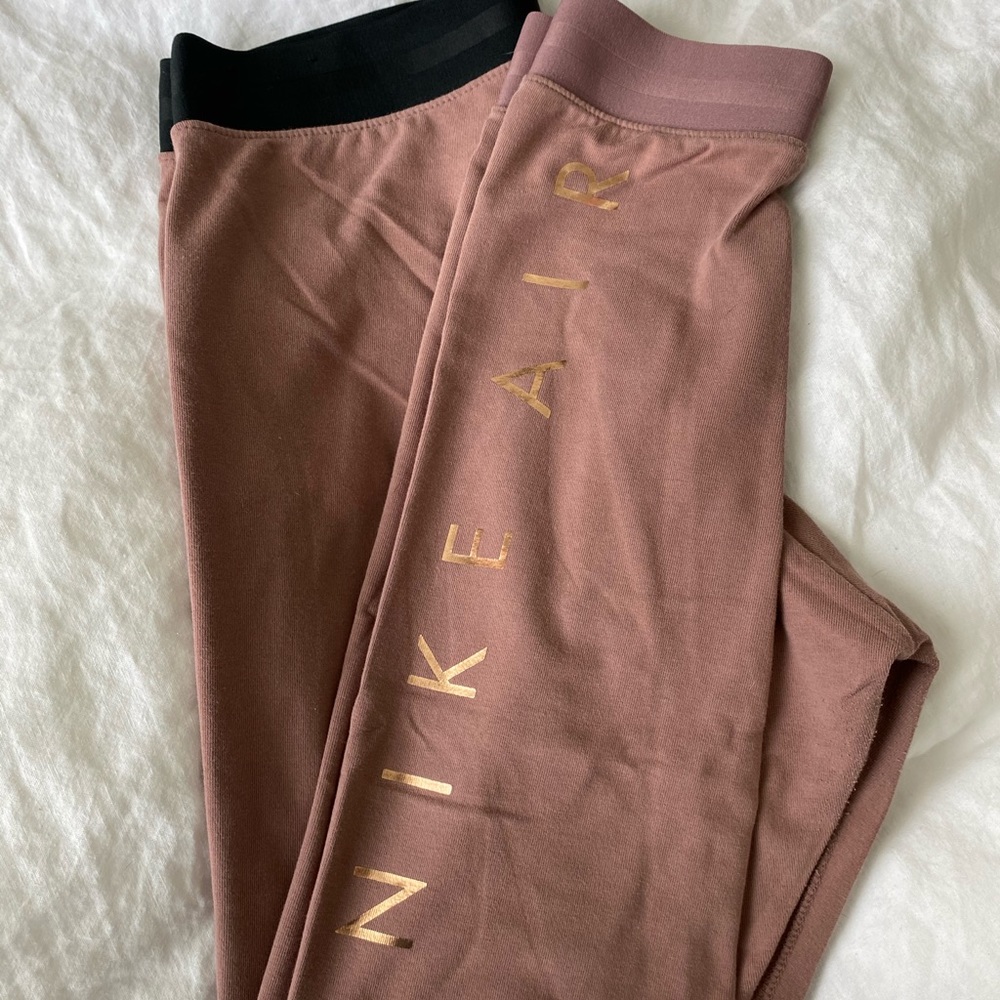 Comfy lounger Nike leggings in size M